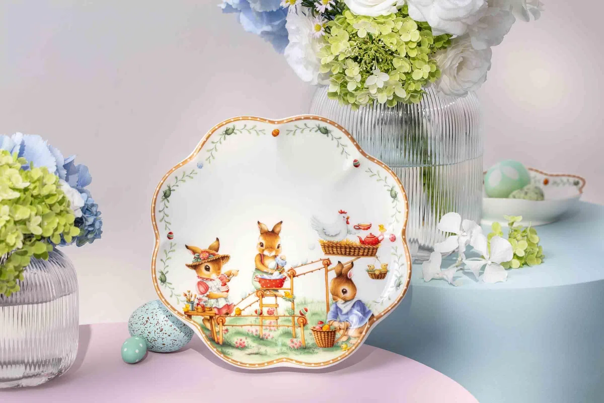 Villeroy & Boch – Annual Easter Edition Set 2026 bunt – Ostern: Becher, Teller, Schale, Eierbecher und Ornament – Oster Keramik – Limitiertes Sammlerstück – Premium Bone Porzellan
